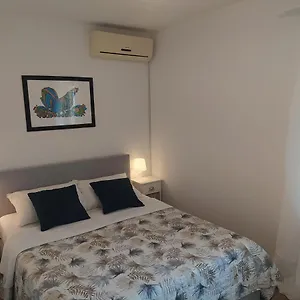 & Poppy Rose Bed & Breakfast